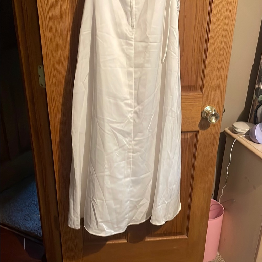 Elegant White Dress - Picture 7 of 9